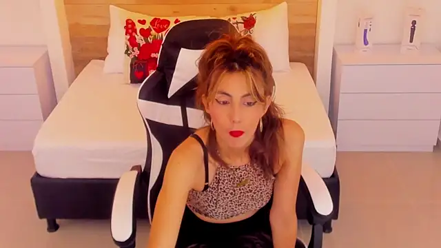 candy summer28 online show from September 13, 7:13 pm