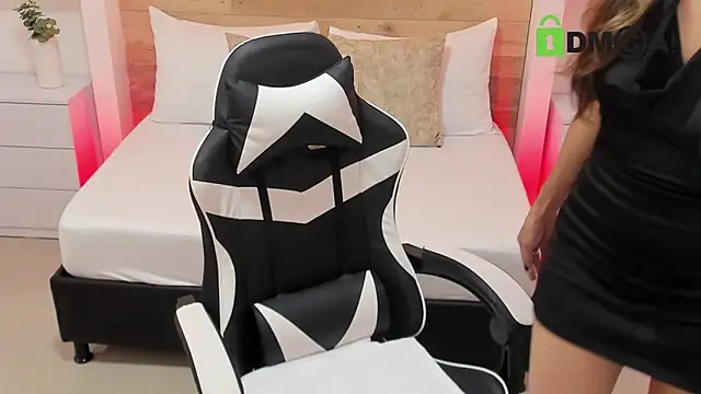 candy summer28 online show from October 18, 12:28 pm