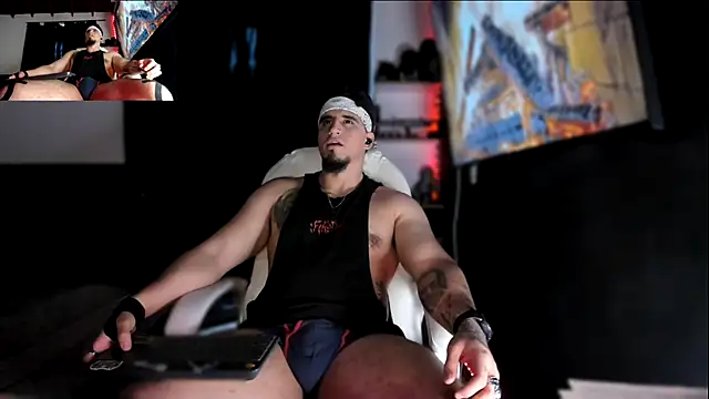 kingbear777 online show from December 3, 7:55 pm