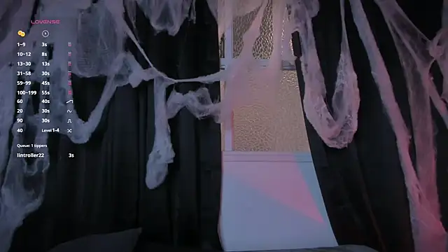 Snapshot of AramJoness chatting on October 21, 7:25 pm AramJoness online show from October 21, 7:25 pm