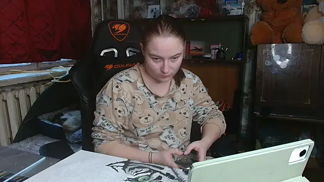 Snapshot of ElenaMaeer chatting on December 4, 11:52 am ElenaMaeer online show from December 4, 11:52 am