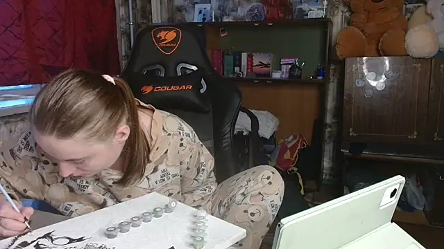 Snapshot of ElenaMaeer chatting on December 5, 12:00 pm ElenaMaeer online show from December 5, 12:00 pm