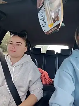 Snapshot of ElenaMaeer chatting on September 28, 9:47 am ElenaMaeer online show from September 28, 9:47 am