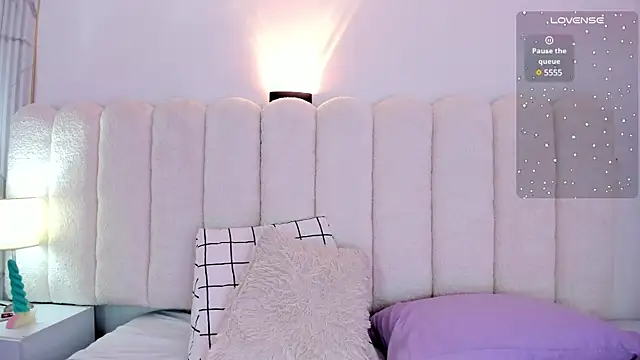 Mia rom11 online show from February 21, 3:43 pm