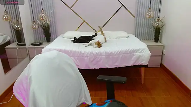 LenaRoses online show from September 13, 8:19 pm