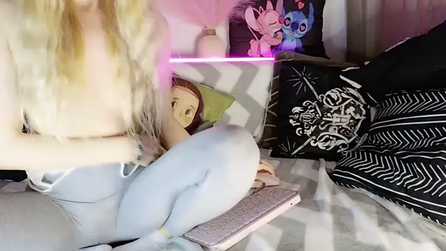 nicollewetpussy online show from February 21, 2:39 am