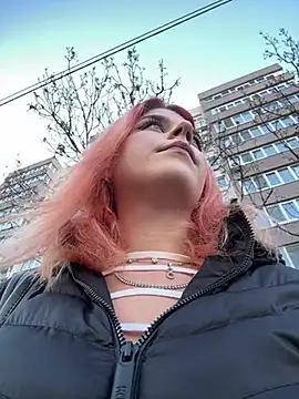 Snapshot of RiriRoseey chatting on January 16, 8:11 am RiriRoseey online show from January 16, 8:11 am