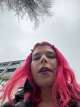 Snapshot of RiriRoseey chatting on February 1, 9:21 am RiriRoseey online show from February 1, 9:21 am