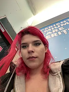 Snapshot of RiriRoseey chatting on February 2, 11:40 am RiriRoseey online show from February 2, 11:40 am