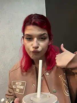 Snapshot of RiriRoseey chatting on February 13, 11:17 am RiriRoseey online show from February 13, 11:17 am