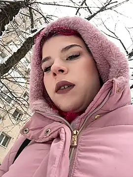 Snapshot of RiriRoseey chatting on February 18, 8:27 am RiriRoseey online show from February 18, 8:27 am