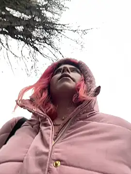 Snapshot of RiriRoseey chatting on March 1, 8:23 am RiriRoseey online show from March 1, 8:23 am