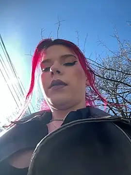 Snapshot of RiriRoseey chatting on March 9, 8:51 am RiriRoseey online show from March 9, 8:51 am