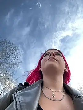 Snapshot of RiriRoseey chatting on March 13, 12:02 pm RiriRoseey online show from March 13, 12:02 pm