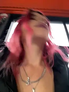 Snapshot of RiriRoseey chatting on October 9, 6:33 am RiriRoseey online show from October 9, 6:33 am