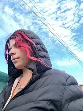 Snapshot of RiriRoseey chatting on October 10, 7:18 am RiriRoseey online show from October 10, 7:18 am