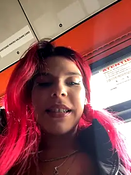 Snapshot of RiriRoseey chatting on October 15, 7:19 am RiriRoseey online show from October 15, 7:19 am