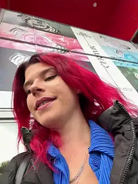 Snapshot of RiriRoseey chatting on October 16, 5:52 am RiriRoseey online show from October 16, 5:52 am