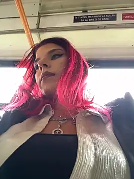 Snapshot of RiriRoseey chatting on November 5, 9:09 am RiriRoseey online show from November 5, 9:09 am