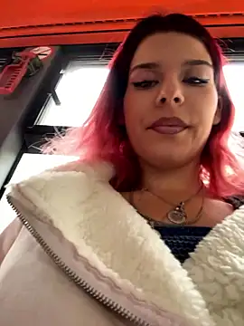 Snapshot of RiriRoseey chatting on November 18, 8:30 am RiriRoseey online show from November 18, 8:30 am