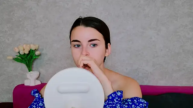 Miss Arwen online show from September 23, 3:42 am