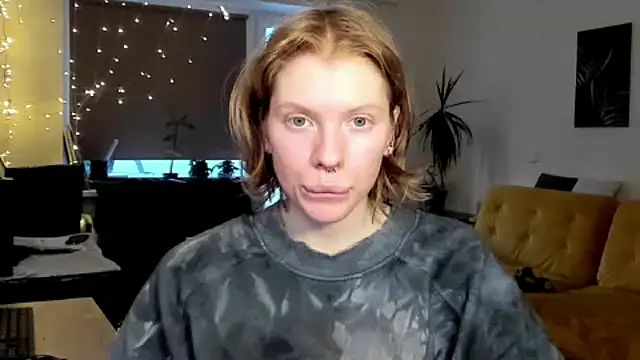 Snapshot of StellaDavis chatting on February 14, 1:51 pm StellaDavis online show from February 14, 1:51 pm