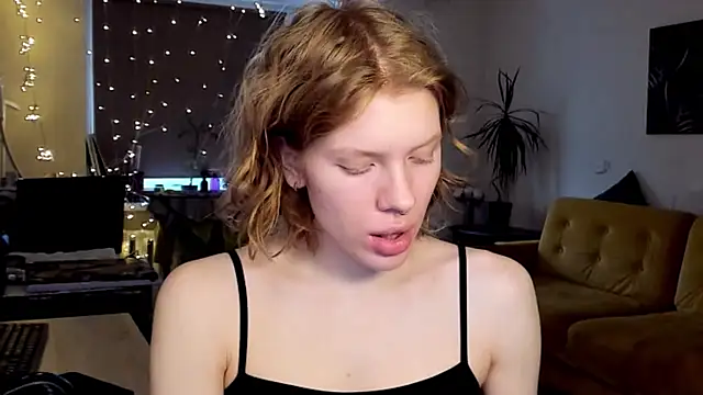 Snapshot of StellaDavis chatting on March 19, 1:29 pm StellaDavis online show from March 19, 1:29 pm