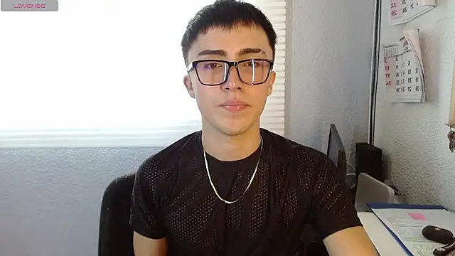 Snapshot of santi-fabulous chatting on December 28, 9:40 pm santi-fabulous online show from December 28, 9:40 pm