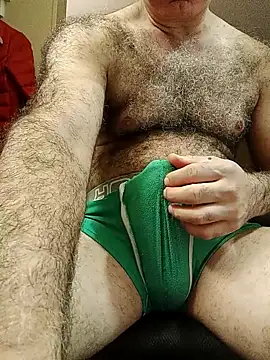 Snapshot of takcikarr chatting on October 19, 1:28 am takcikarr online show from October 19, 1:28 am