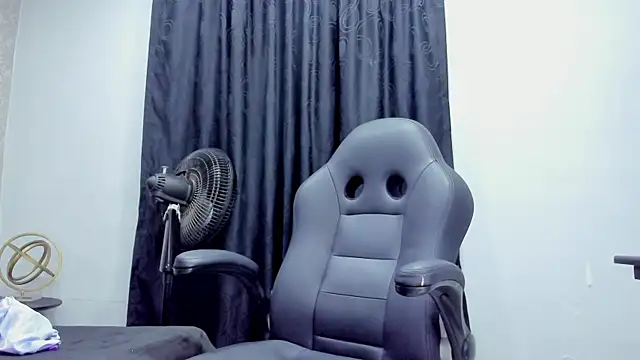 andrew rose  online show from December 27, 5:26 pm