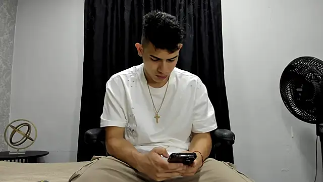 andrew rose  online show from January 13, 2:21 pm