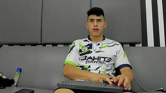 andrew rose  online show from January 17, 2:29 am