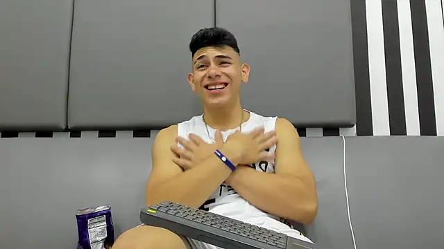 andrew rose  online show from February 4, 5:42 am