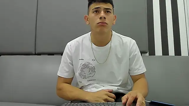 andrew rose  online show from February 15, 3:09 am