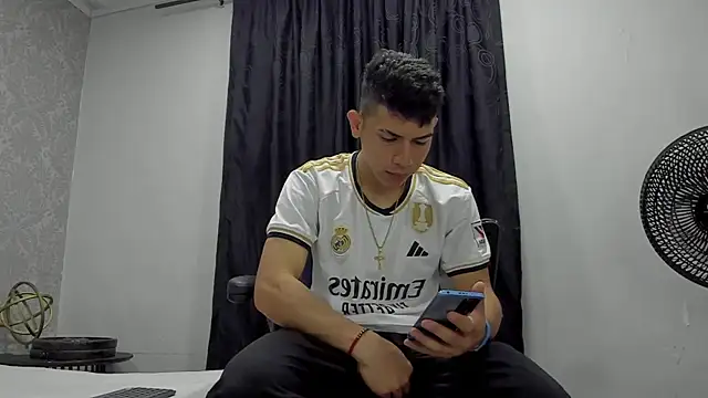 andrew rose  online show from February 26, 3:19 pm