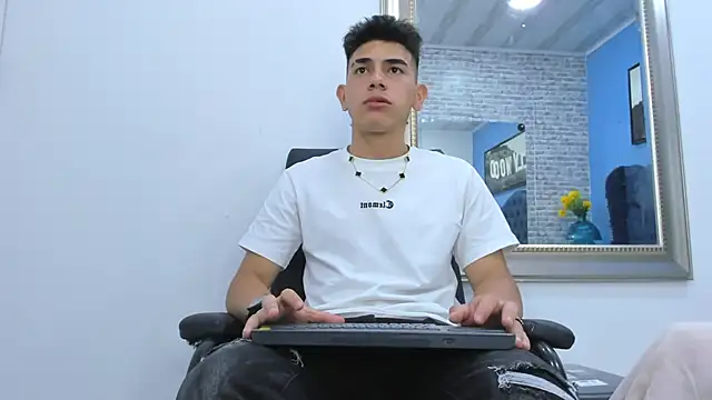 andrew rose  online show from October 4, 3:15 am