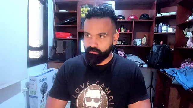 Snapshot of Drako_Argentii chatting on December 6, 2:38 pm Drako Argentii online show from December 6, 2:38 pm