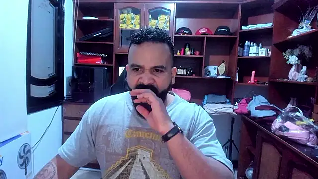 Snapshot of Drako_Argentii chatting on December 7, 12:35 pm Drako Argentii online show from December 7, 12:35 pm