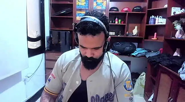 Snapshot of Drako_Argentii chatting on December 22, 9:09 pm Drako Argentii online show from December 22, 9:09 pm