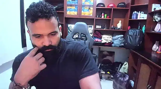 Snapshot of Drako_Argentii chatting on December 23, 11:06 pm Drako Argentii online show from December 23, 11:06 pm