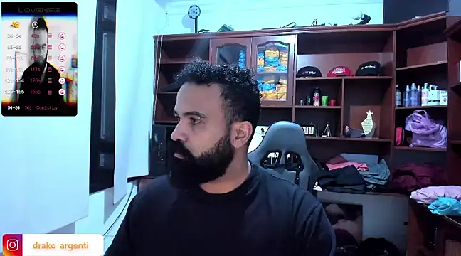 Snapshot of Drako_Argentii chatting on December 26, 11:24 pm Drako Argentii online show from December 26, 11:24 pm