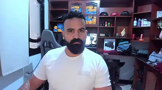 Snapshot of Drako_Argentii chatting on January 3, 7:39 pm Drako Argentii online show from January 3, 7:39 pm