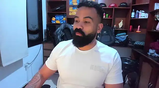 Snapshot of Drako_Argentii chatting on January 3, 10:40 pm Drako Argentii online show from January 3, 10:40 pm