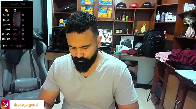 Snapshot of Drako_Argentii chatting on January 4, 11:06 pm Drako Argentii online show from January 4, 11:06 pm