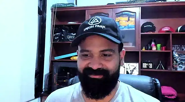 Snapshot of Drako_Argentii chatting on January 31, 12:29 pm Drako Argentii online show from January 31, 12:29 pm