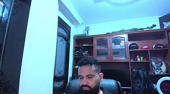 Snapshot of Drako_Argentii chatting on February 4, 11:27 pm Drako Argentii online show from February 4, 11:27 pm