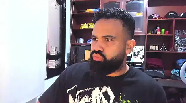 Snapshot of Drako_Argentii chatting on February 7, 8:31 pm Drako Argentii online show from February 7, 8:31 pm