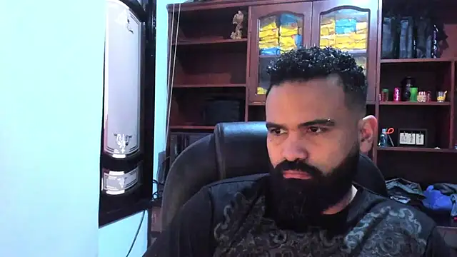 Snapshot of Drako_Argentii chatting on March 1, 2:02 pm Drako Argentii online show from March 1, 2:02 pm