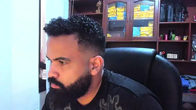 Snapshot of Drako_Argentii chatting on March 1, 5:05 pm Drako Argentii online show from March 1, 5:05 pm