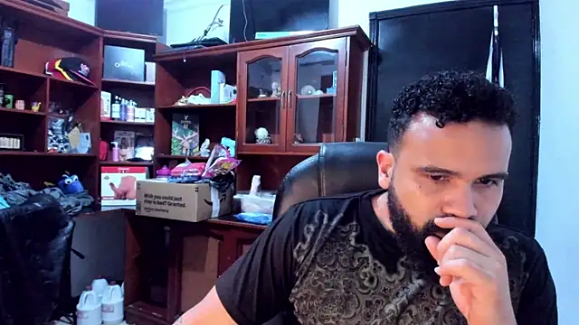 Snapshot of Drako_Argentii chatting on March 11, 4:32 am Drako Argentii online show from March 11, 4:32 am